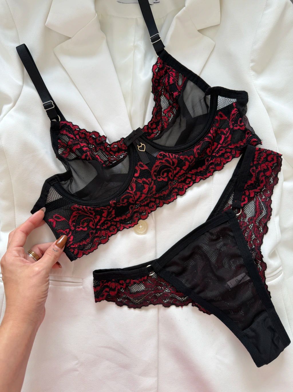 Conjunto Vanessa Preto com Vermelho